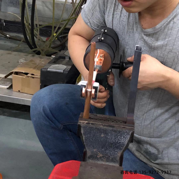 91看片免费观看加熱設備車間
