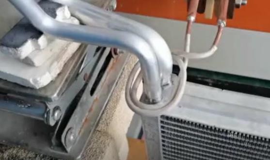 高頻焊機開合式91看片免费观看釺焊 解決焊接後無法取出問題