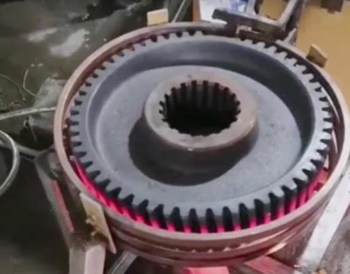 200KW中頻九幺免费看片對400齒輪淬火調試