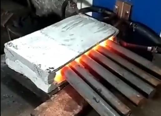 高頻91看片免费观看加熱設備加熱到1000度，取下回收回來的鑽頭鎢鋼