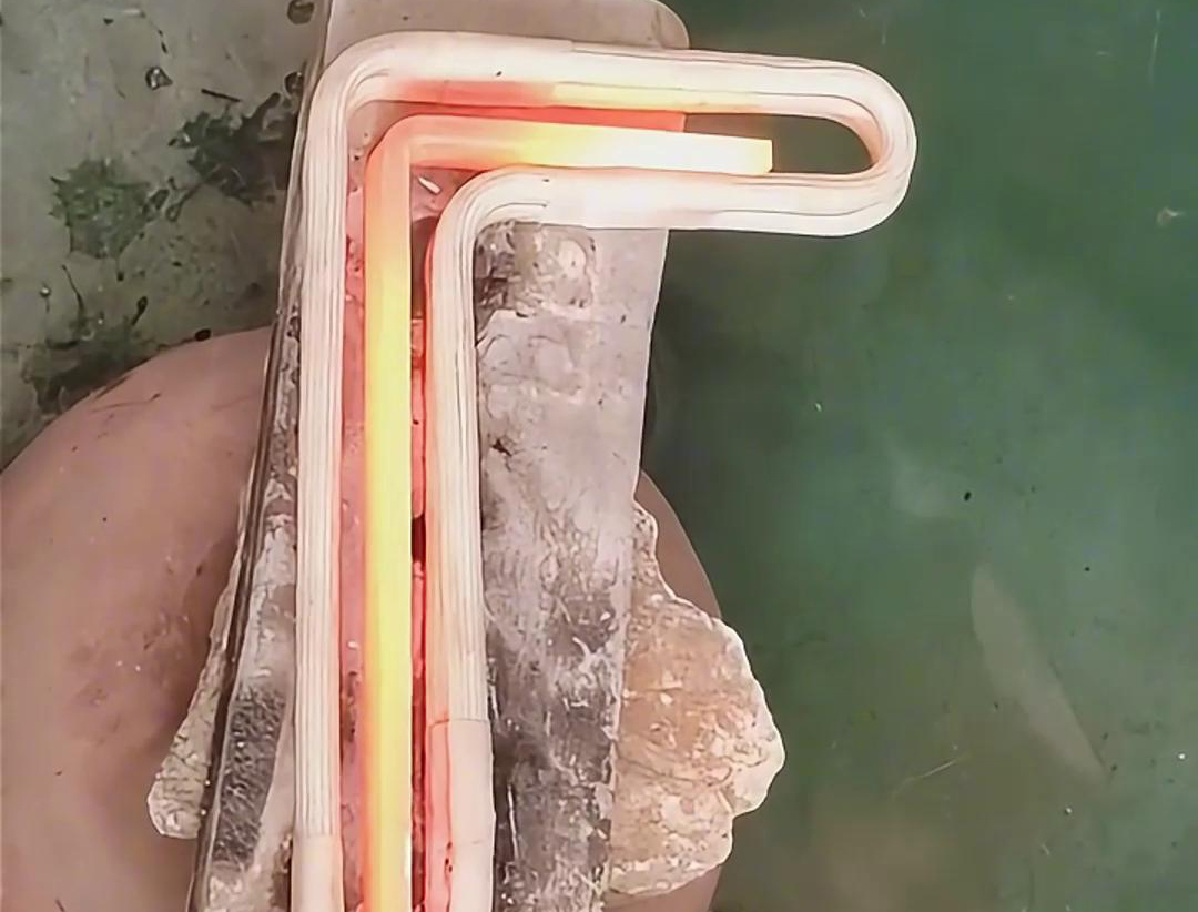 高頻91看片免费观看加熱設備可以在鈦長條內部產生均勻的熱量分布