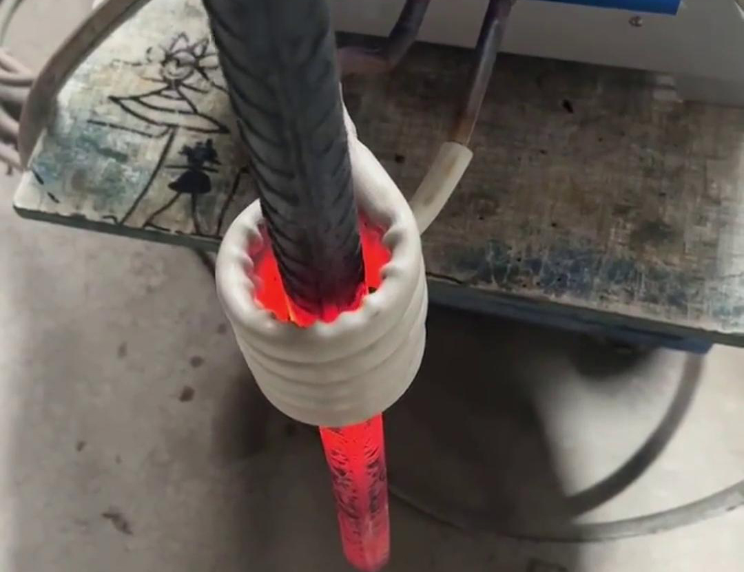 高頻91看片免费观看加熱設備在局部退火中的應用優勢和熱彎工藝中的創新應用(圖1)