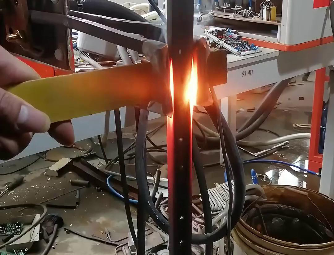 適用超高頻淬火機對導軌淬火試驗，驗證淬火是否能達到工藝要求