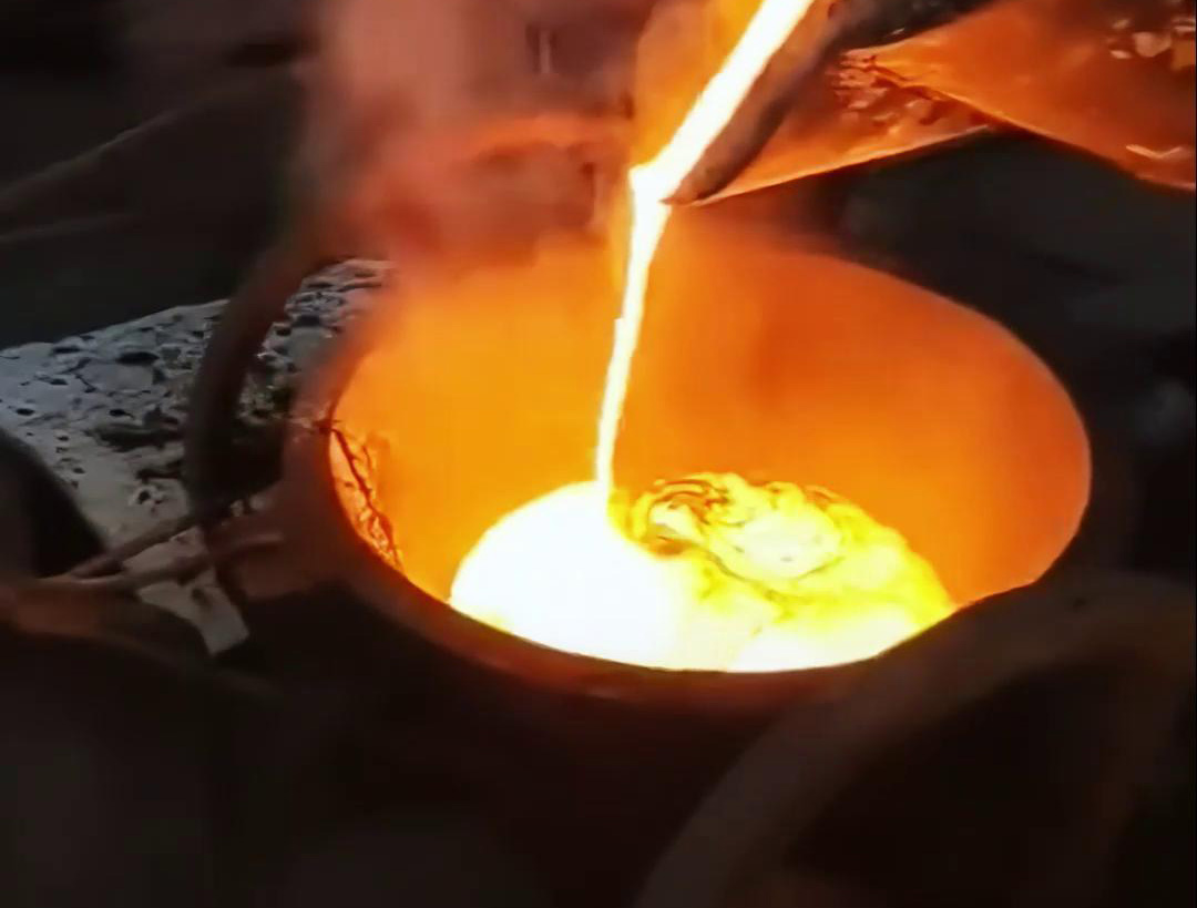 中高頻91看片免费观看熔煉爐的倒料操作處理和注意事項
