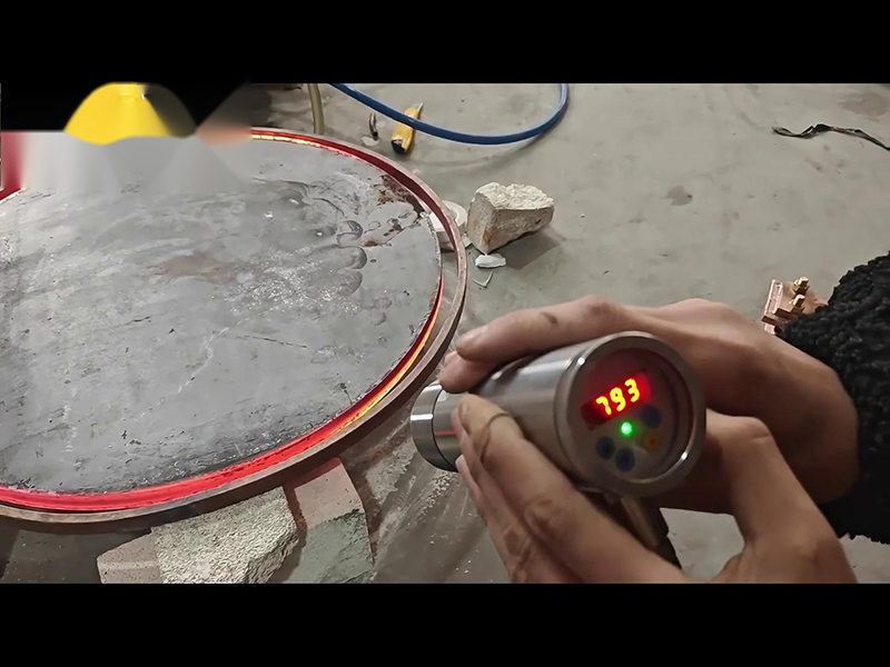 160KW超音頻91看片免费观看加熱設備完全有能力將直徑700mm、厚度20mm的圓形鋼餅加熱到900度