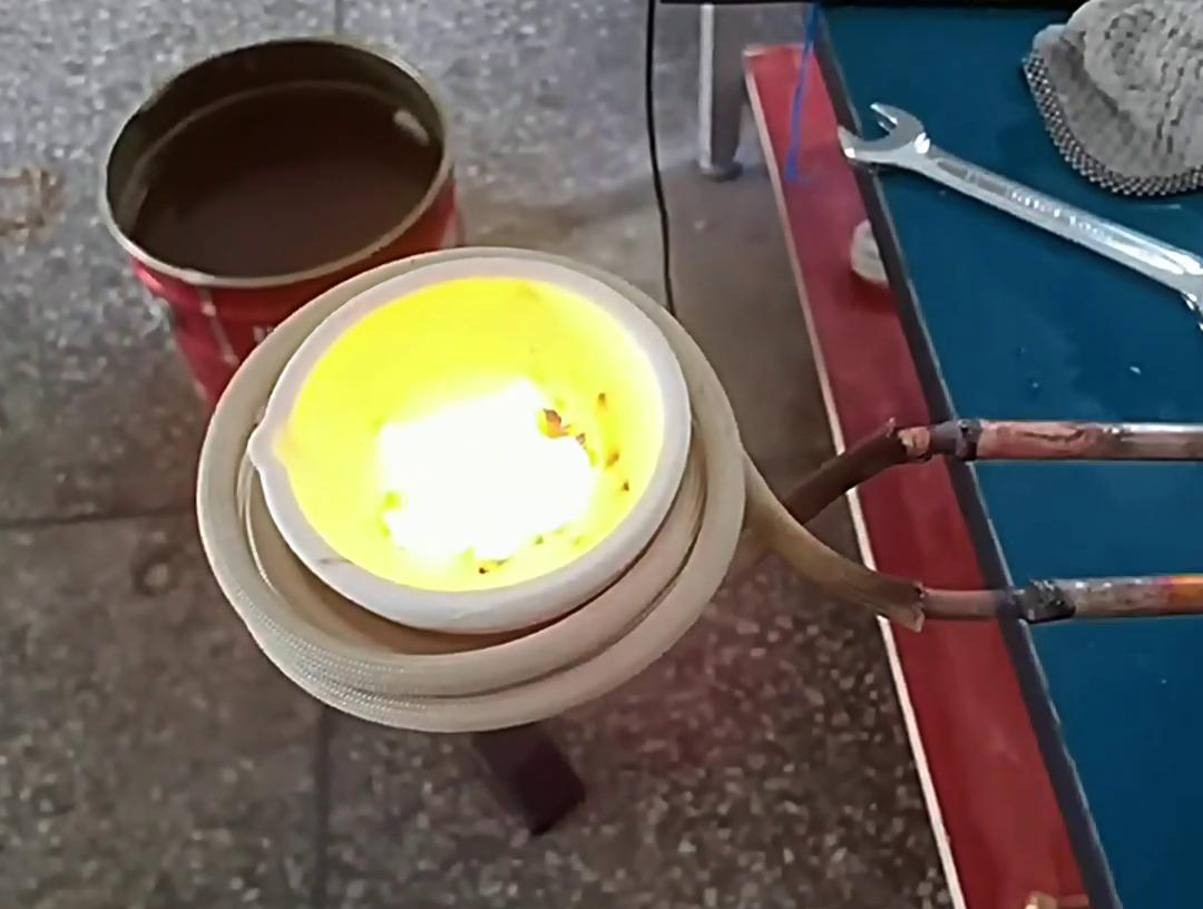220V 小型高頻熔煉爐:小功率高溫度的貴金屬與金屬熔煉利器(圖3) 220V 小型高頻熔煉爐:小功率高溫度的貴金屬與金屬熔煉利器(圖3)