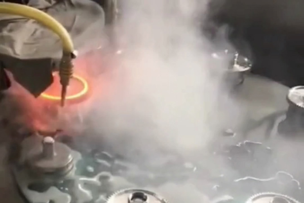 高頻淬火高頻91看片免费观看加熱設備 齒輪 鏈輪 零件表麵淬火 