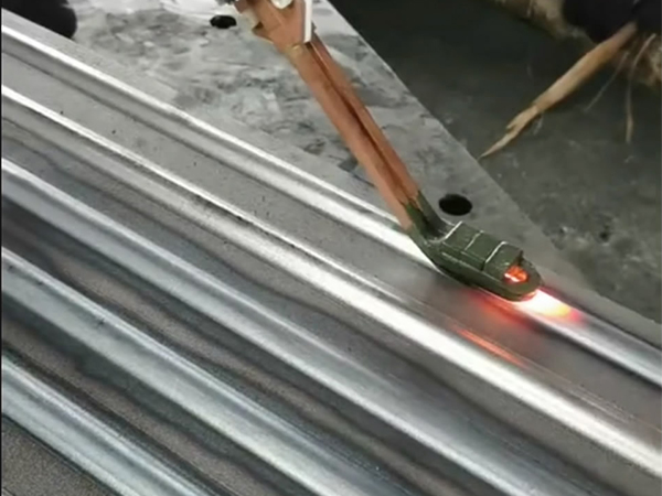 非標定製的手持式高頻加熱機 表麵九幺免费看片