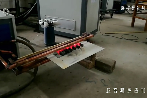 91看片免费观看加熱設備加熱棒材就是快 燒紅隻要兩秒