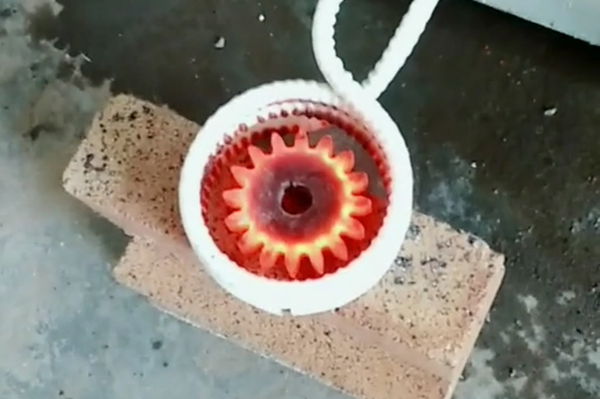 中頻九幺免费看片 鏈輪齒輪淬火機