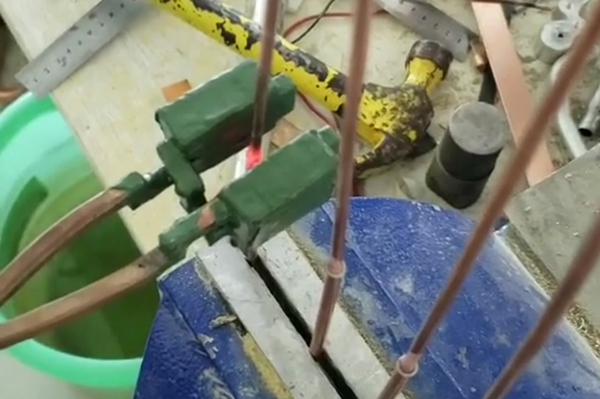 手持式高頻加熱機，高頻焊機是焊接銅管工具