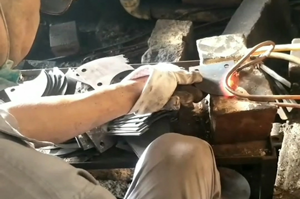 中高頻91看片免费观看加熱設備對刀具淬火生產過程